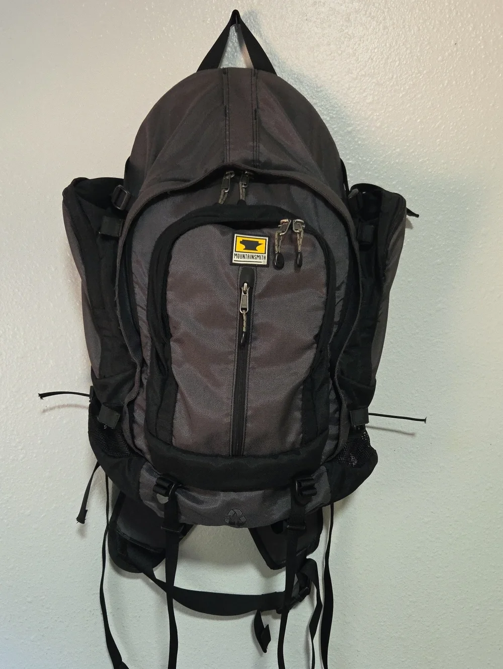 Mountainsmith Technical Trail 2100 Hiking Backpack Black and Gray EUC